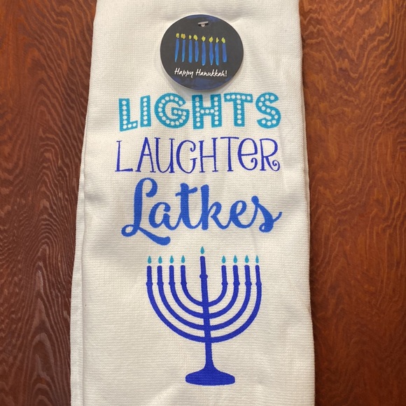 NWT- Hanukkah towel set - Picture 2 of 5